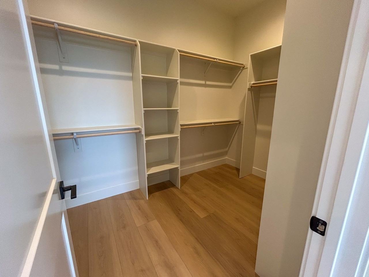 1778 Bille Rd - Photo 5 of 18