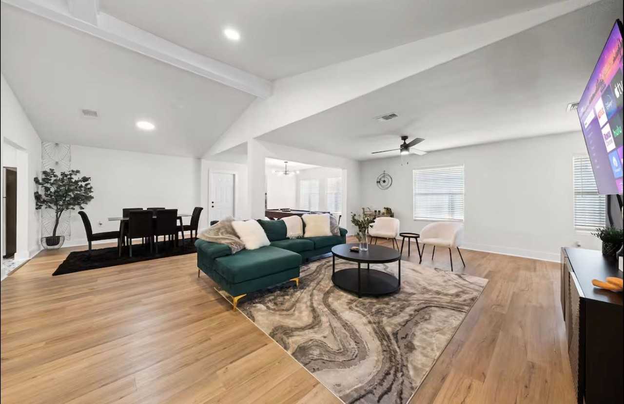 16502 Fox Knl - Photo 5 of 37