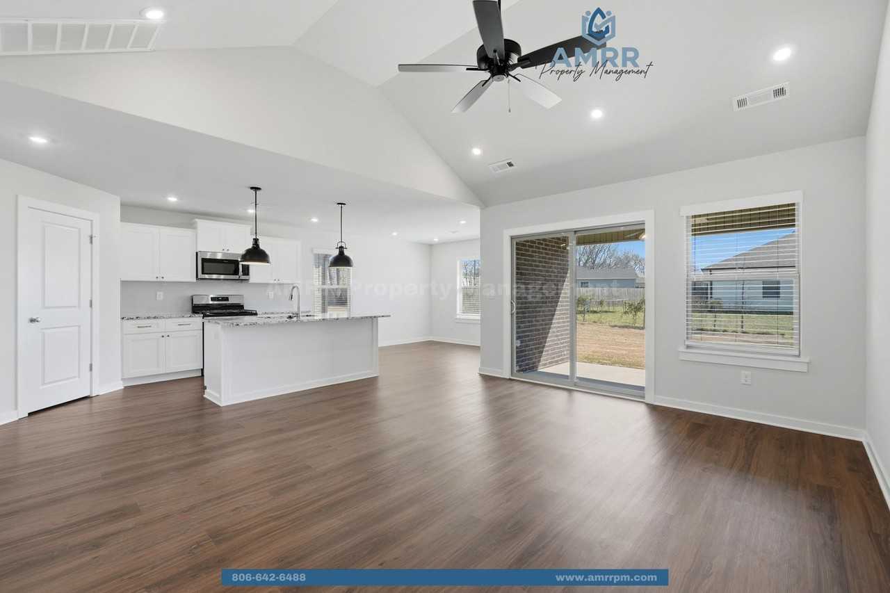 400 Cattleman Ln - Photo 6 of 29