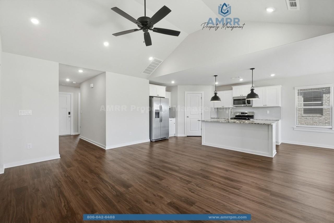 400 Cattleman Ln - Photo 7 of 29