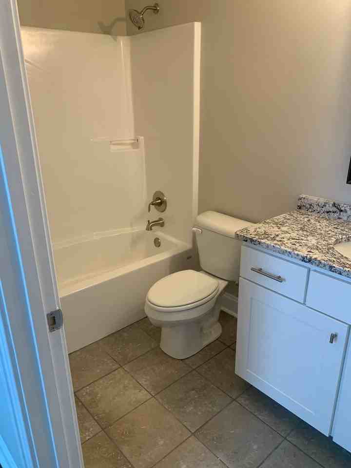 1960 Armistead Ln - Photo 4 of 10