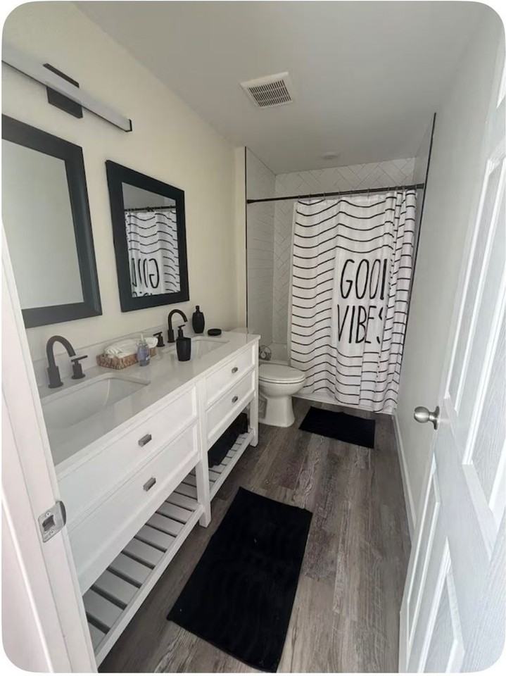 226 S Meade St - Photo 3 of 9