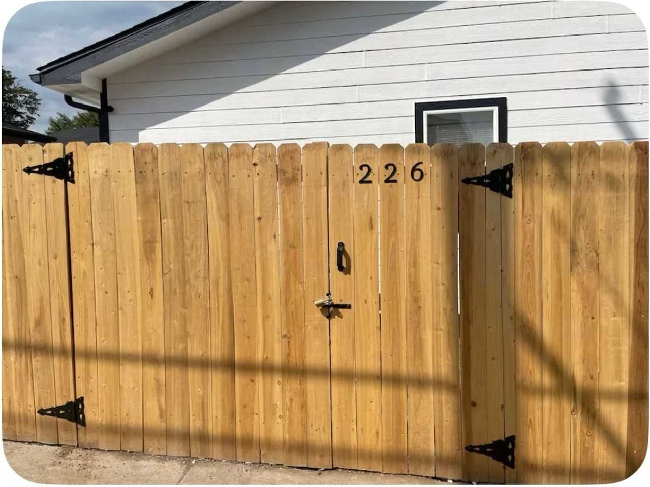 226 S Meade St - Photo 6 of 9