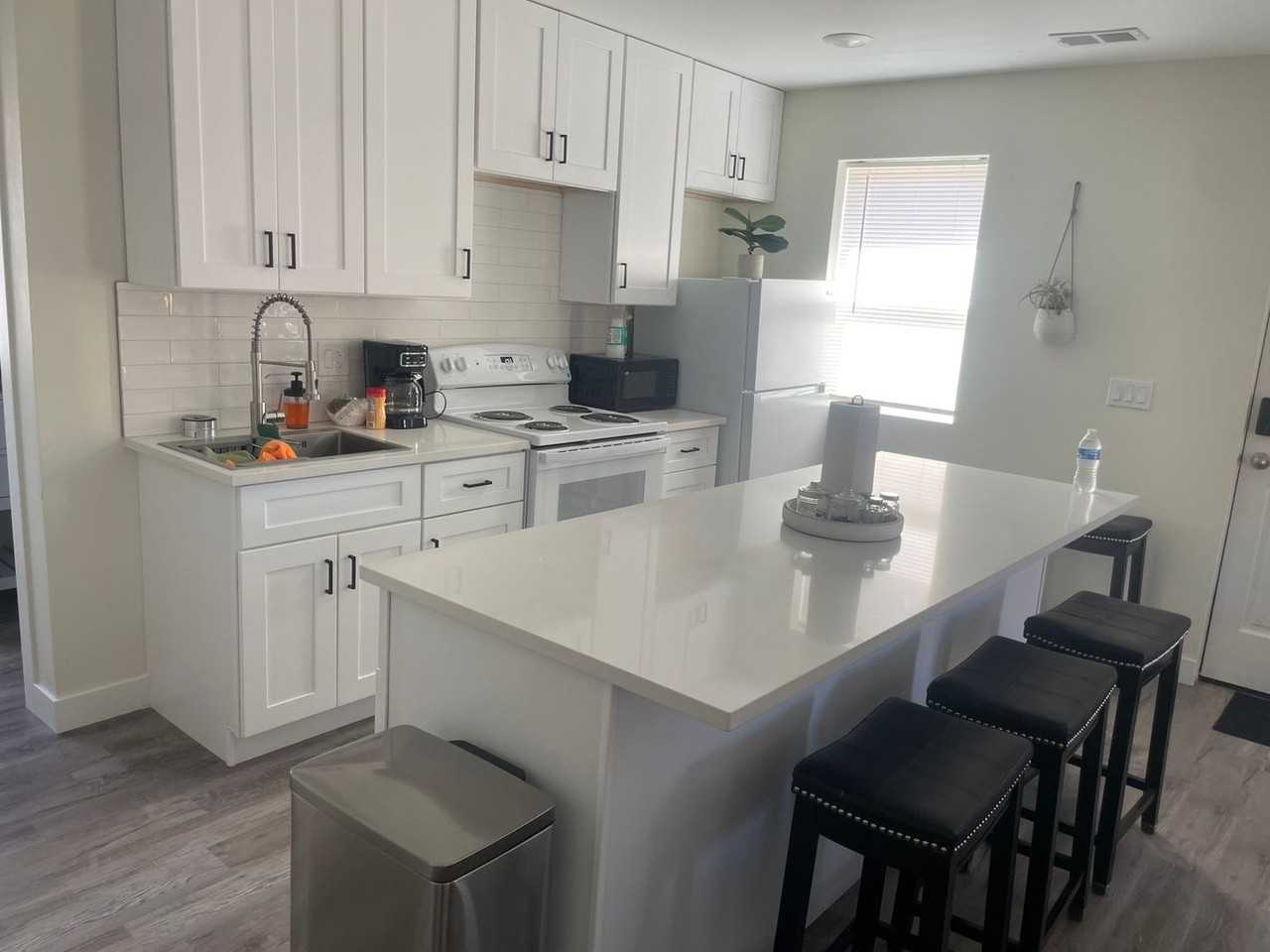 226 S Meade St - Photo 7 of 9