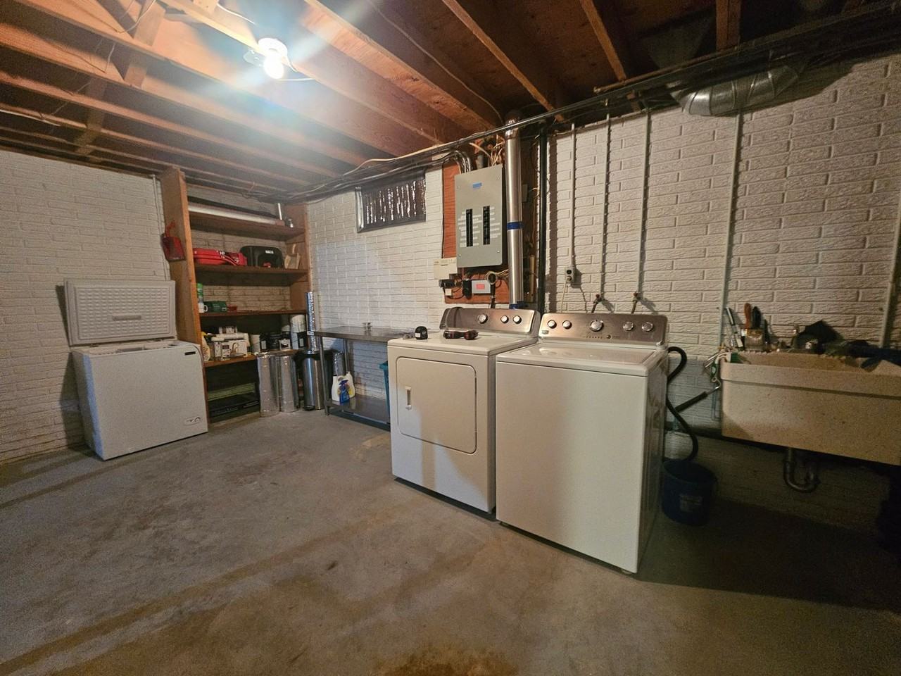 319 Prairie Ave - Photo 5 of 16