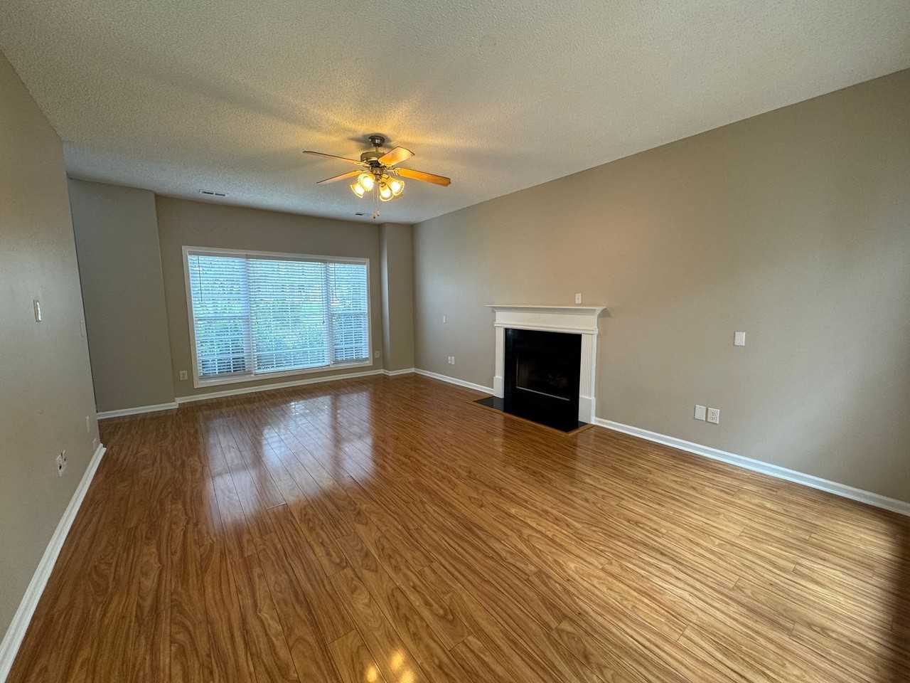 4338 Timberwood Dr - Photo 2 of 20