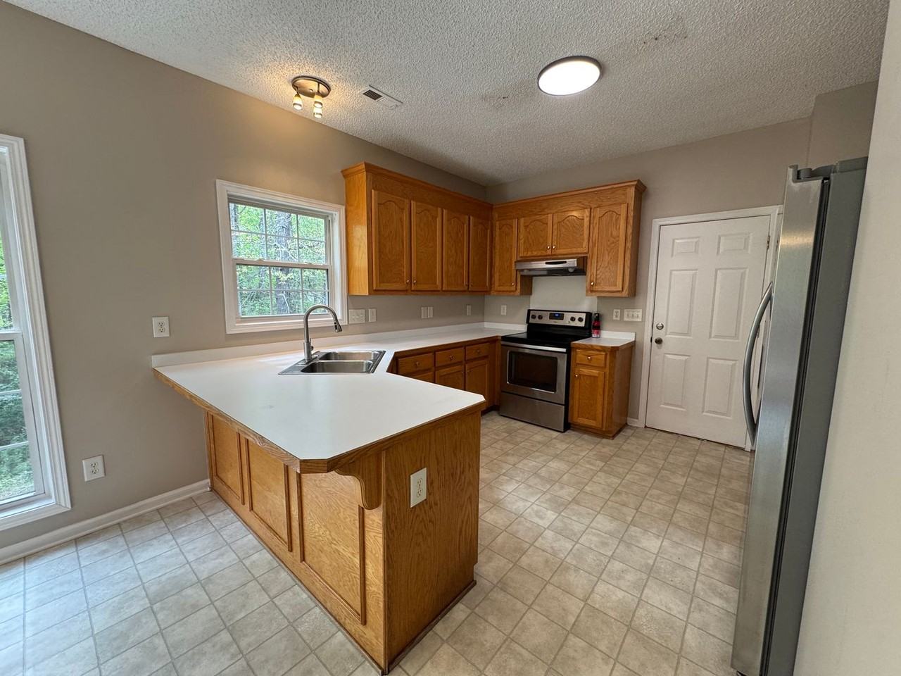 4338 Timberwood Dr - Photo 4 of 20