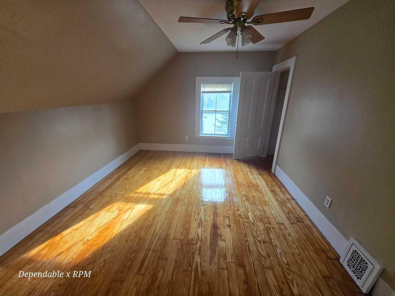 232 Nahatan St - Photo 5 of 31