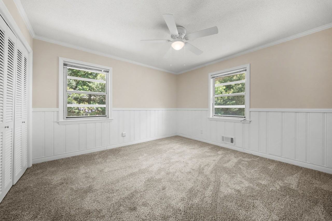 409 Granade St - Photo 5 of 21