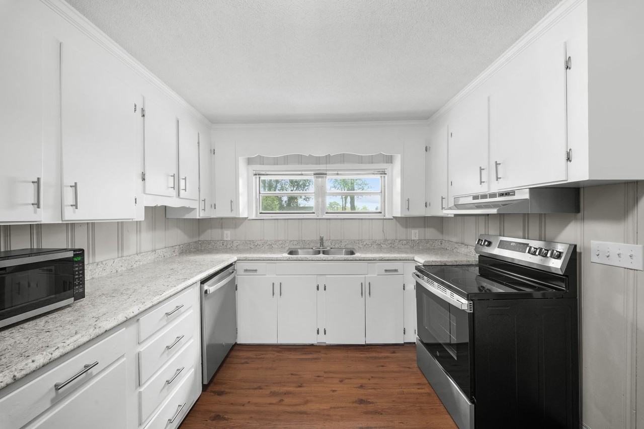 409 Granade St - Photo 6 of 21