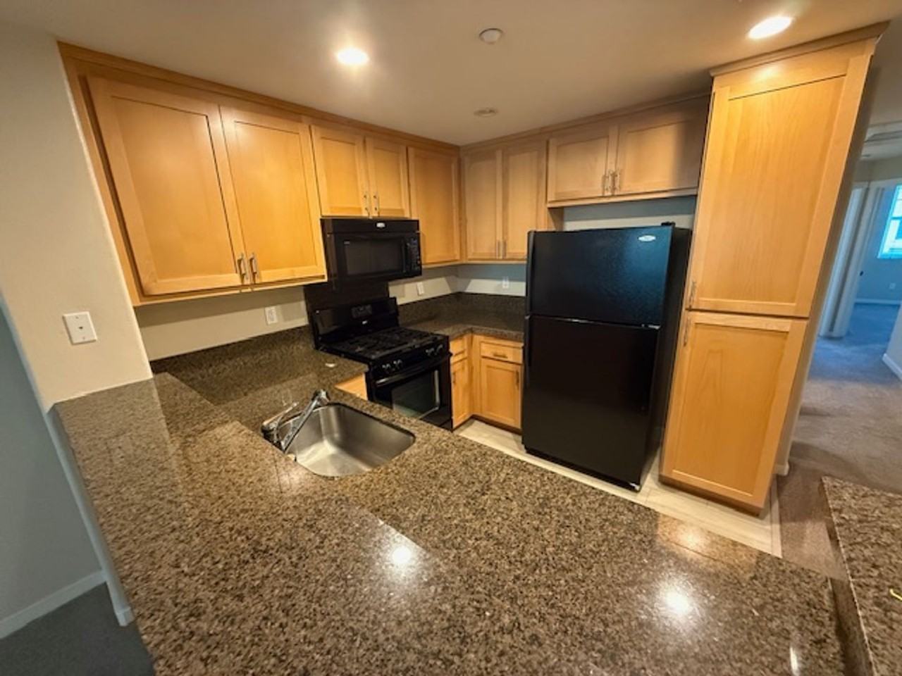 168 Gillette Pl - Photo 4 of 13