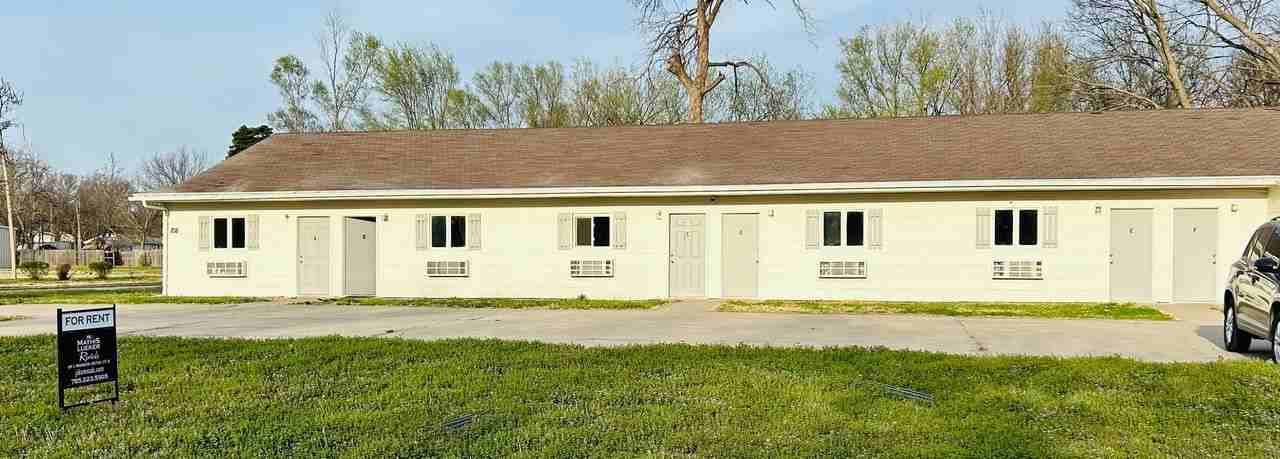 708 W 10th St #E - Photo 7 of 8