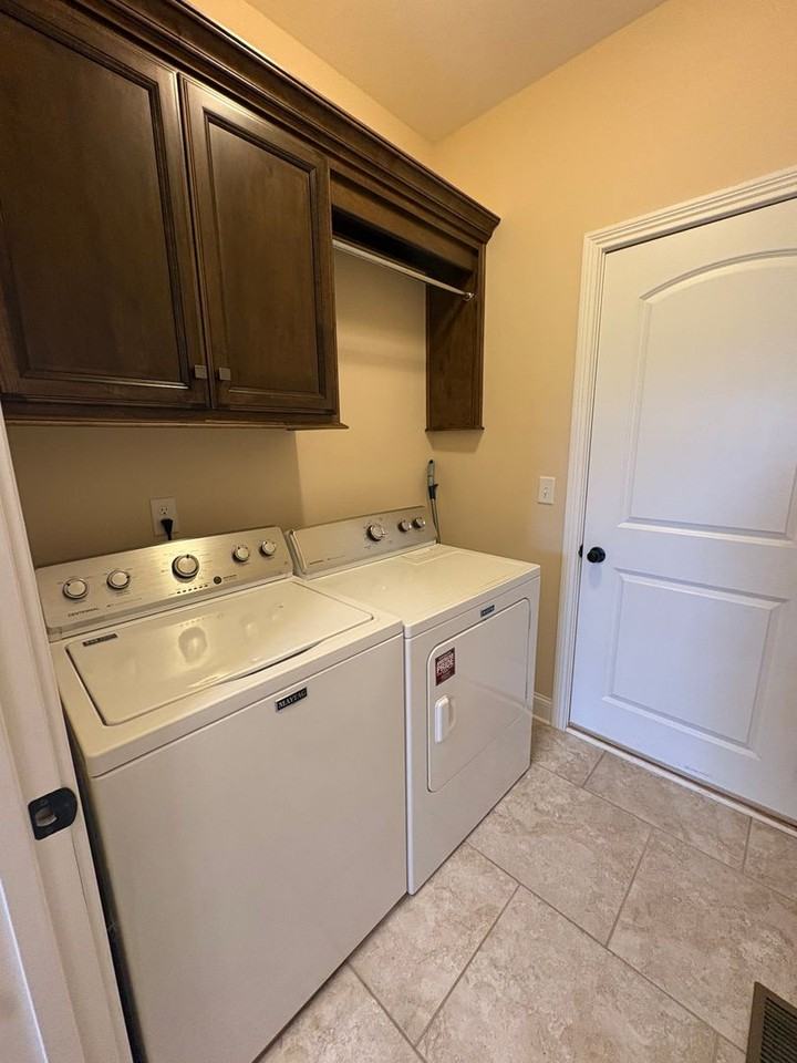 3020 Equestrian Ct - Photo 7 of 18