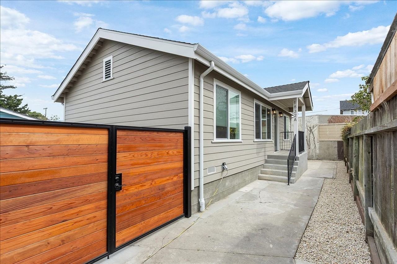 1832 9th St #A - Photo 2 of 17