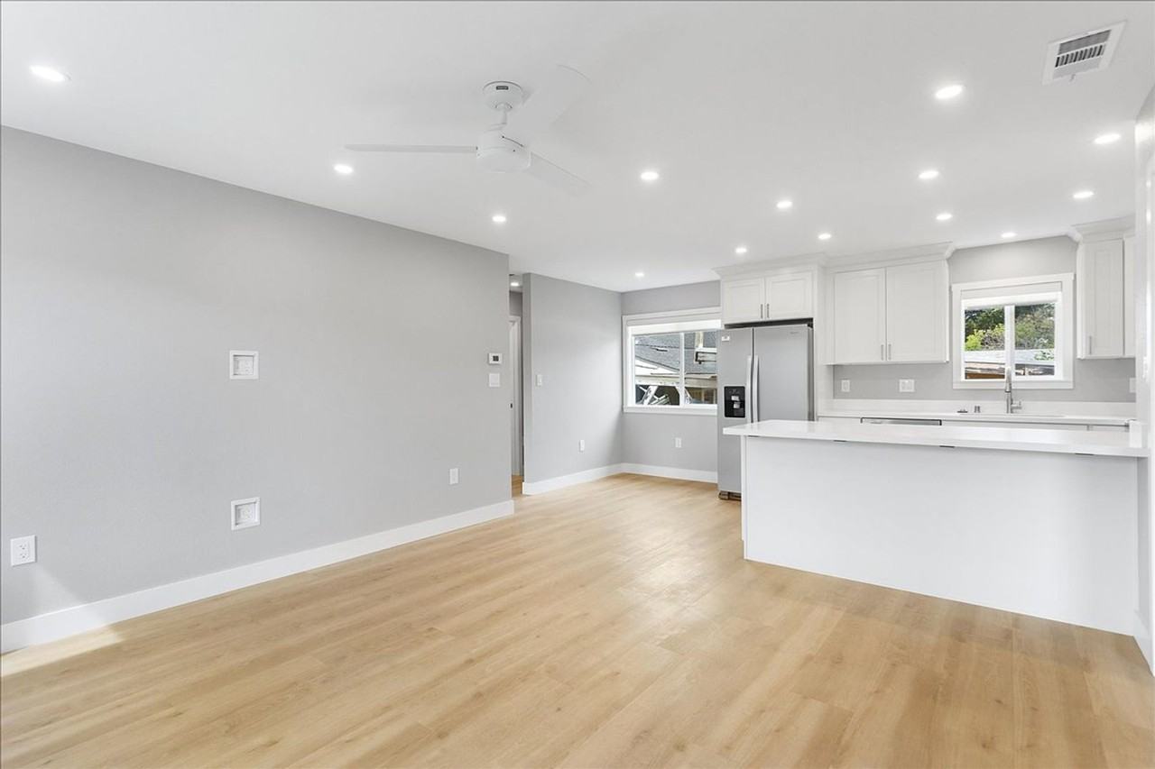 1832 9th St #A - Photo 3 of 17