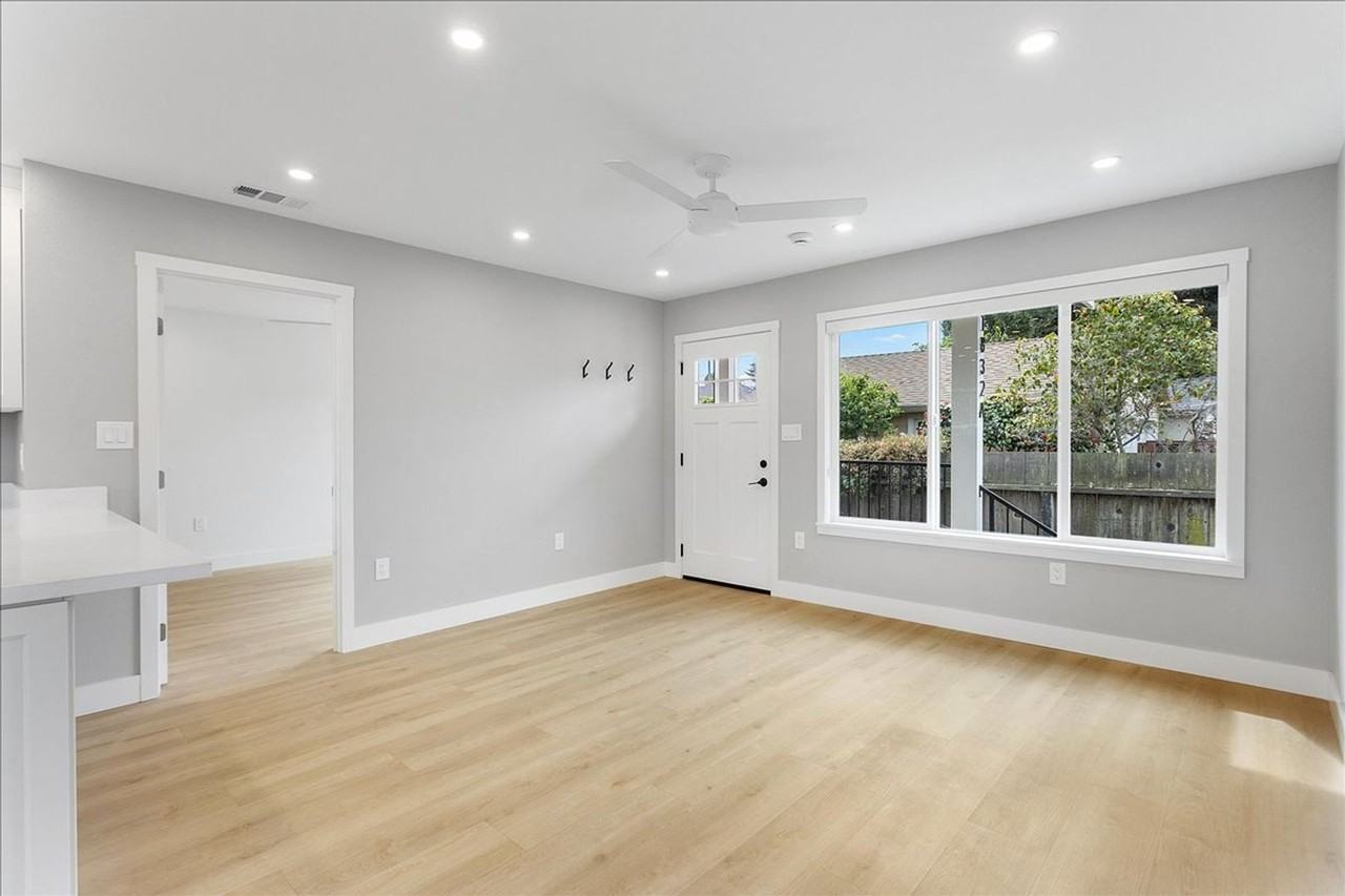 1832 9th St #A - Photo 5 of 17