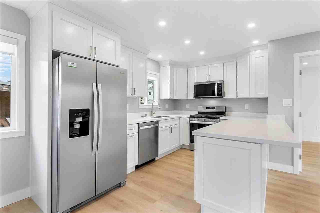 1832 9th St #A - Photo 7 of 17