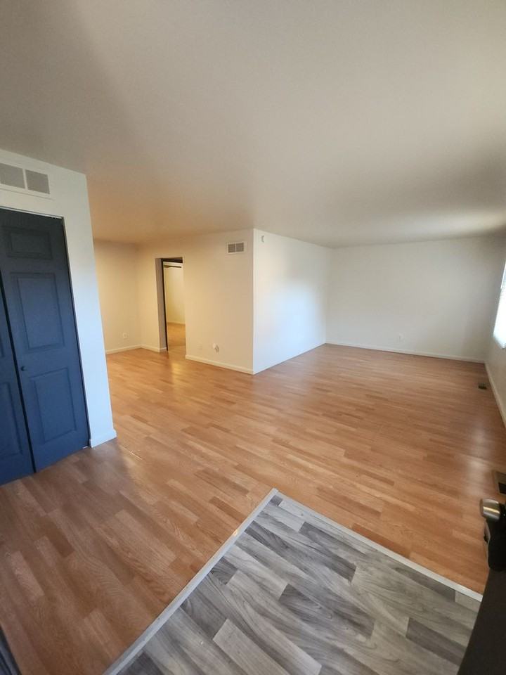 Sloane Square (marketing only) - Photo 3 of 13