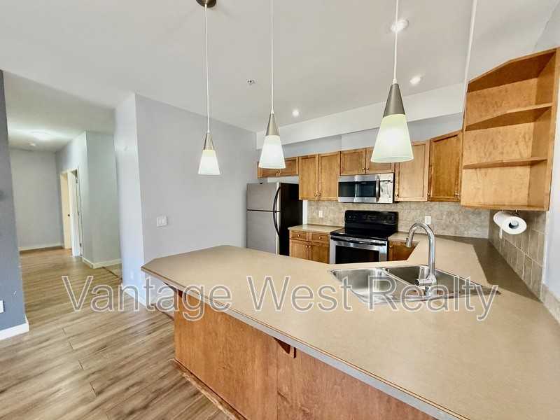2000 Shannon Ridge Dr - Photo 3 of 34