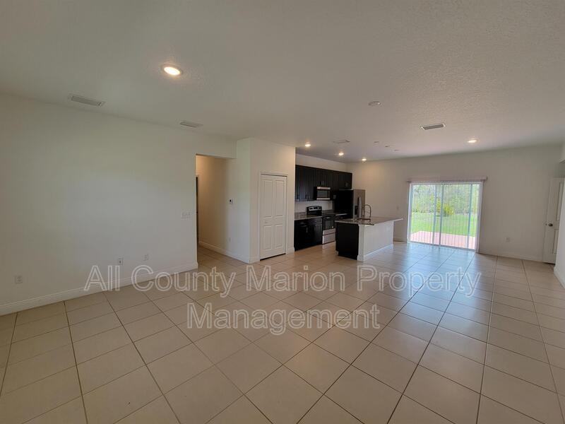 405 Marion Oaks Ln - Photo 4 of 14