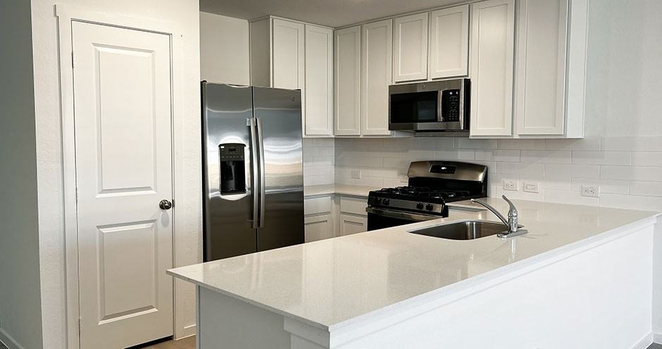 Axis at Veranda Rental Homes - Photo 2 of 13