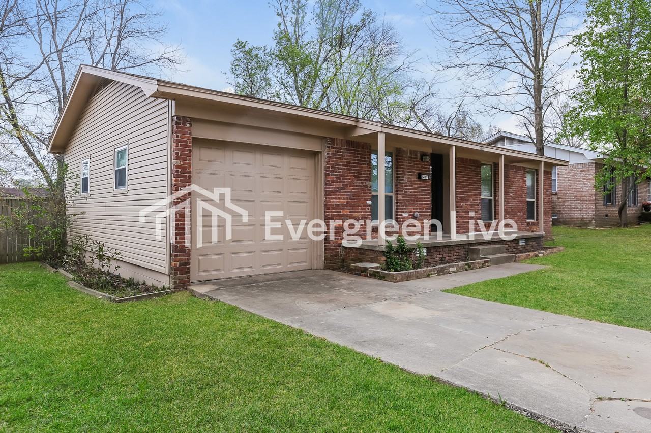 909 Gray St - Photo 2 of 16