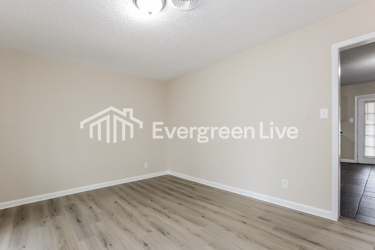 909 Gray St - Photo 3 of 16