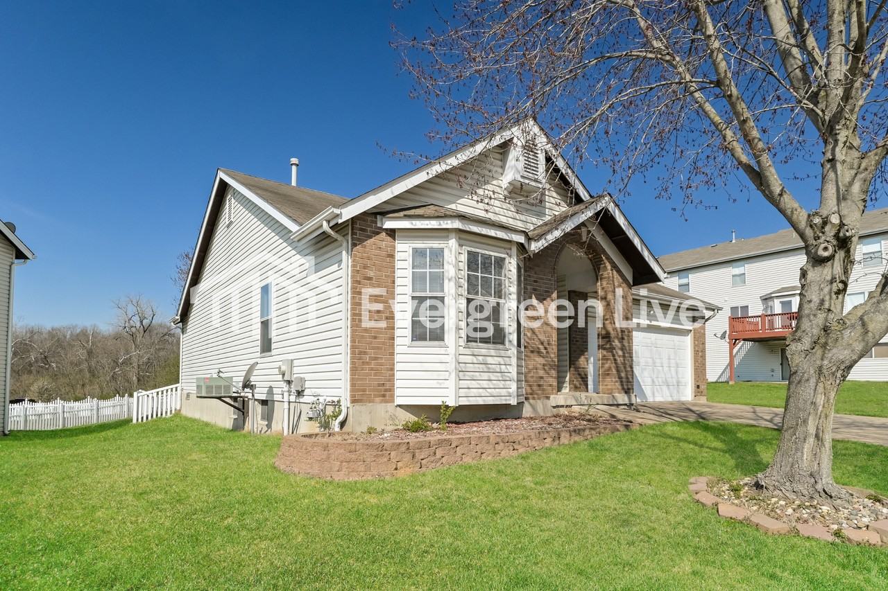 4615 Robbins Grove Dr - Photo 2 of 15