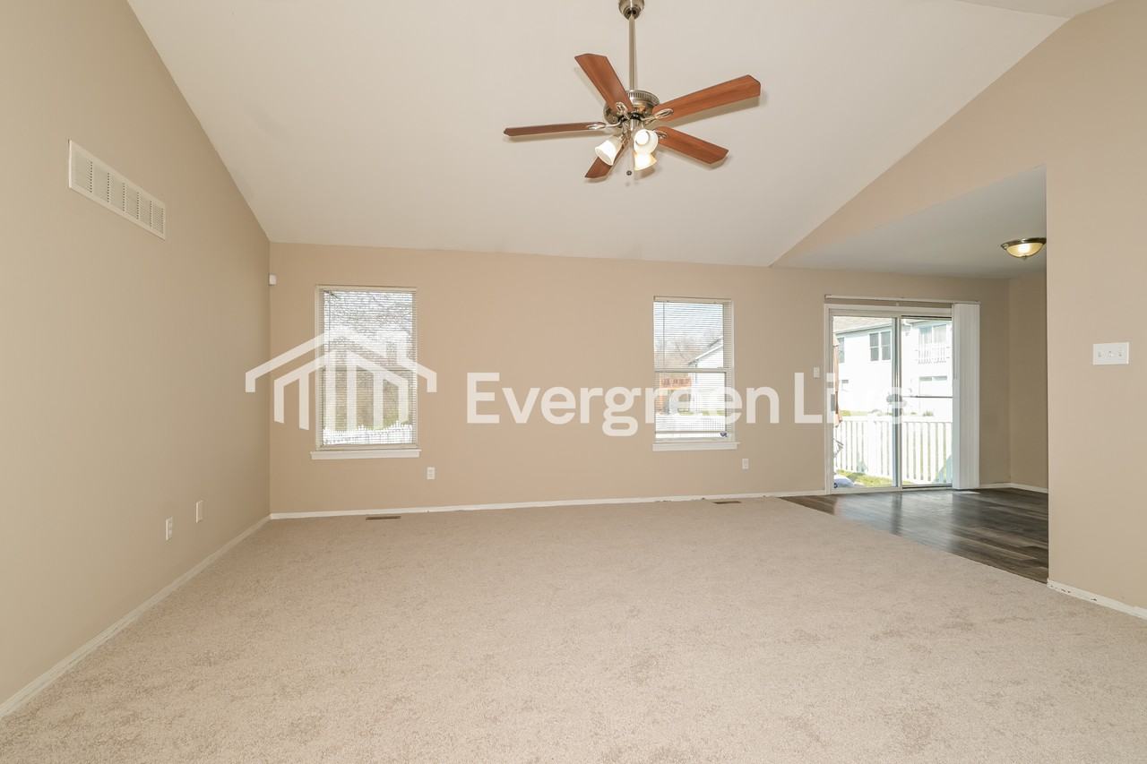 4615 Robbins Grove Dr - Photo 3 of 15