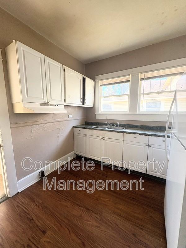 1313 4th Ter W - Photo 6 of 22