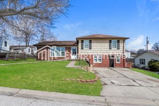 1020 Magnolia W - Photo 1 of 1