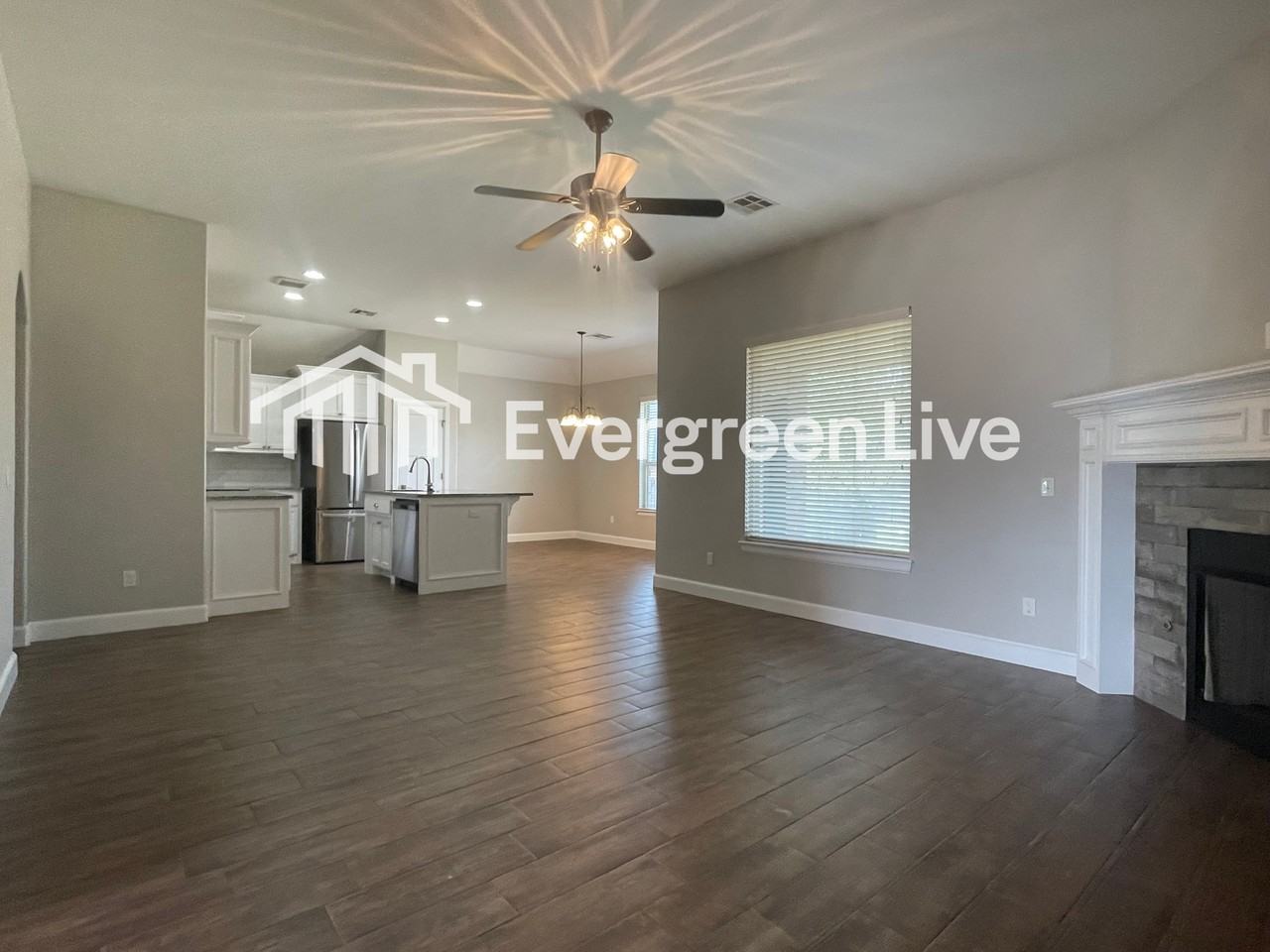 617 S Avery St - Photo 3 of 15