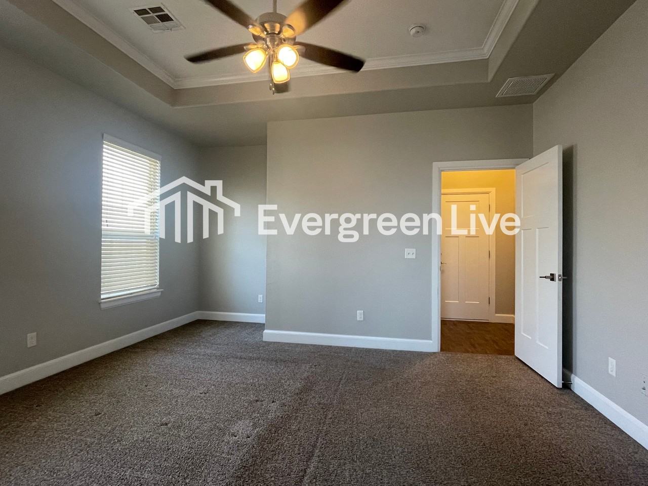 617 S Avery St - Photo 7 of 15