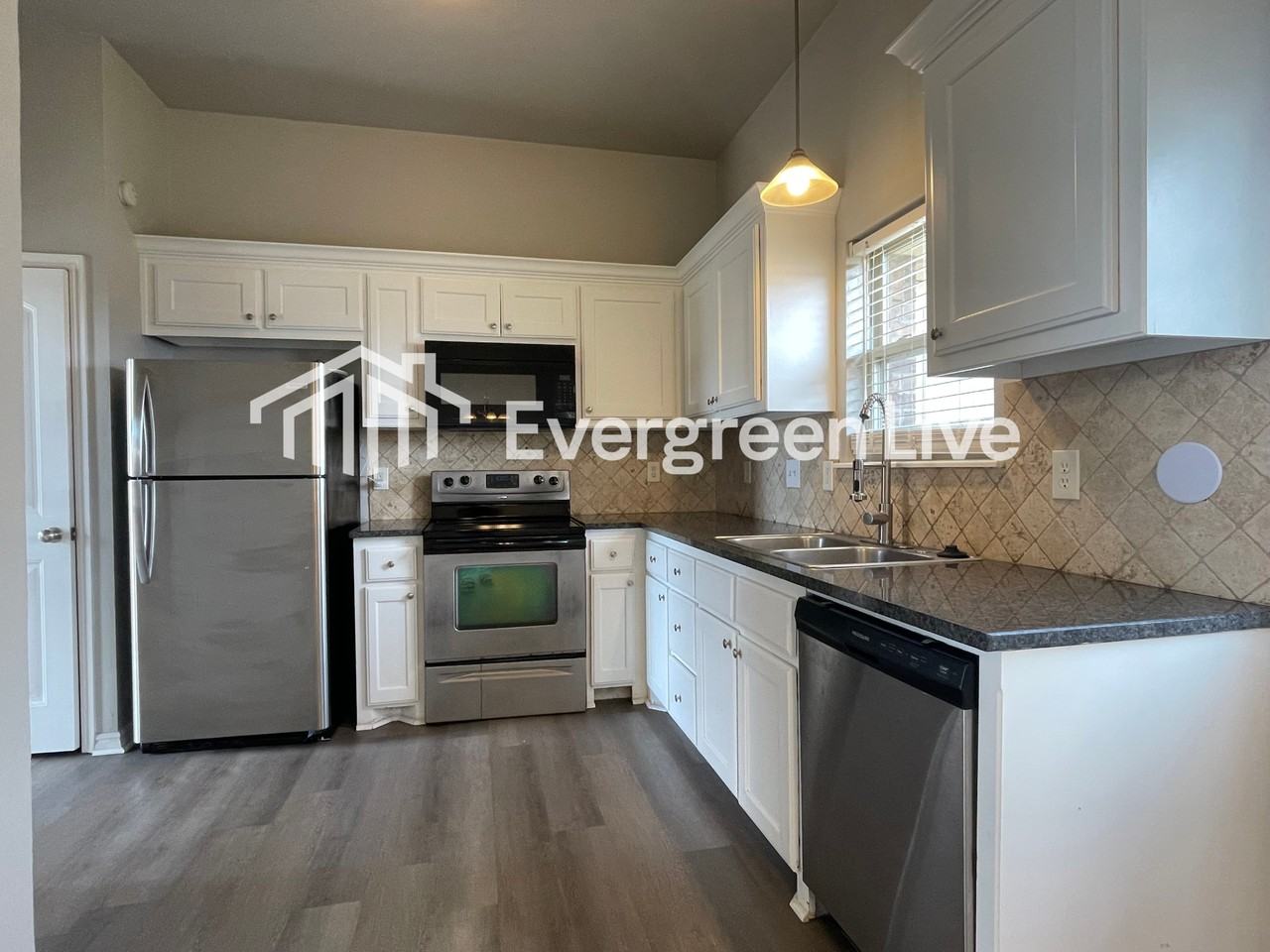 10605 Sw 32nd St - Photo 4 of 11