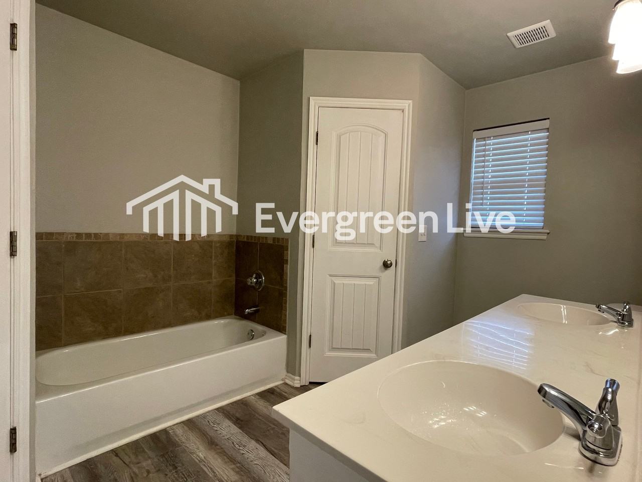 10605 Sw 32nd St - Photo 6 of 11