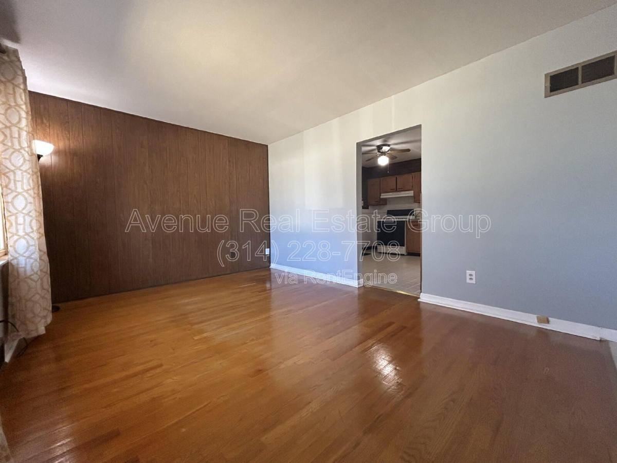 290 S Saint Charles St - Photo 3 of 10