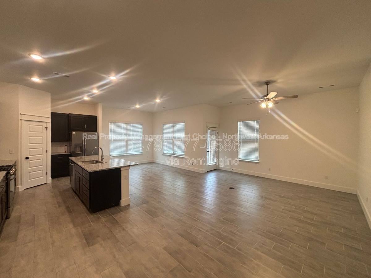 2031 Bluestem Dr - Photo 3 of 10
