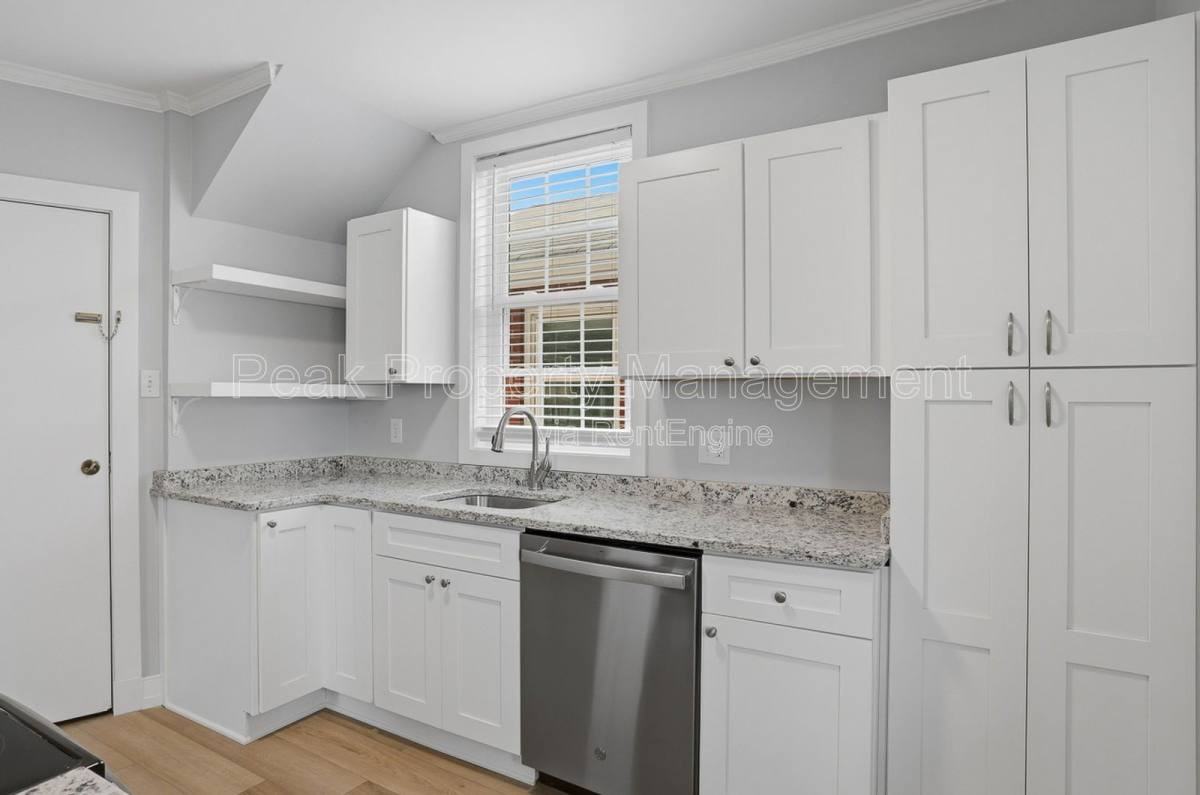4800 Patterson Ave - Photo 6 of 10