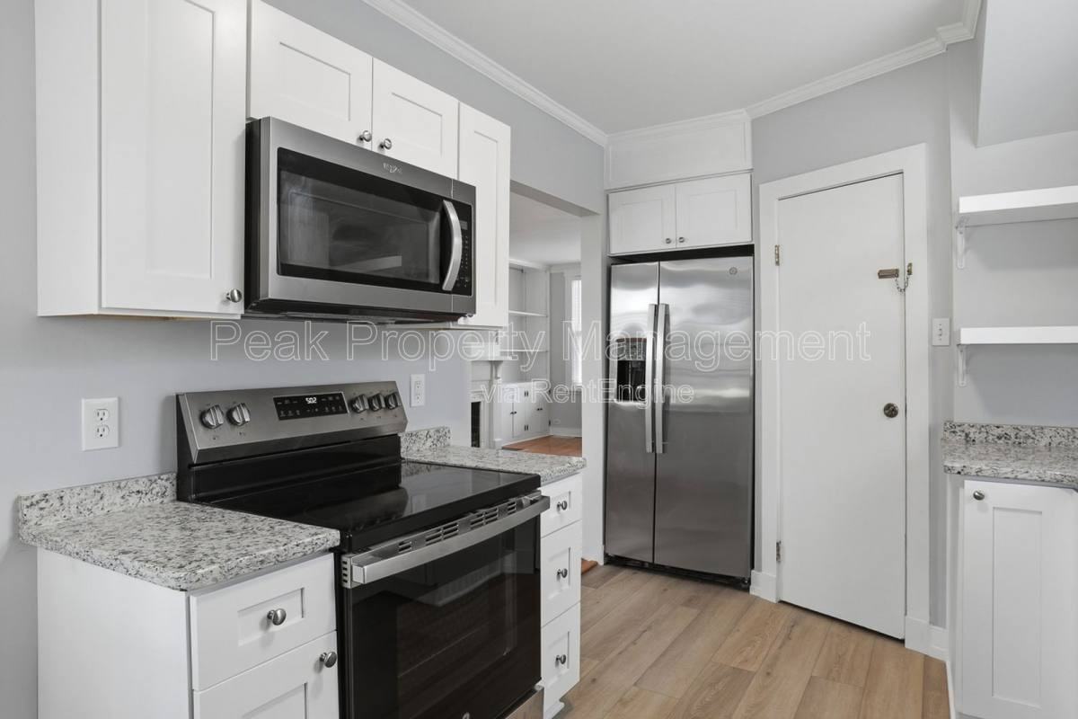 4800 Patterson Ave - Photo 7 of 10