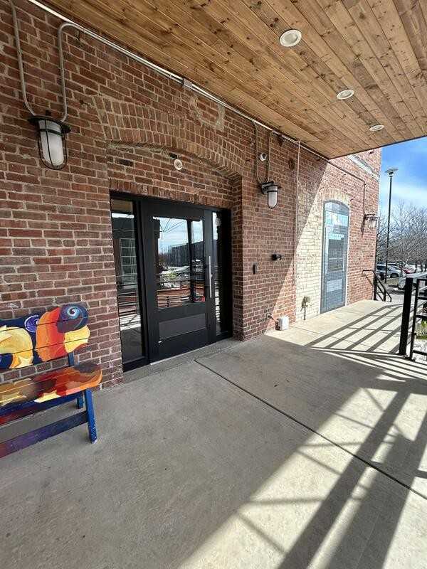 826 Pennsylvania St - Photo 2 of 10