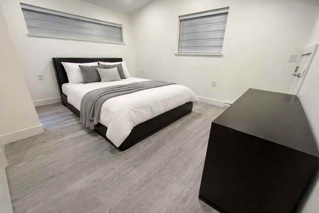 6428 Commercial Street - Photo 2 of 6