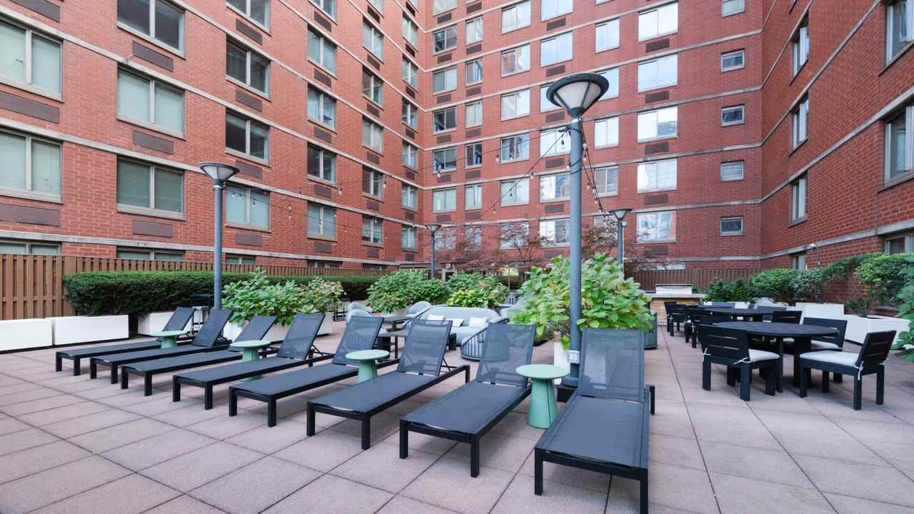 Hudson Crossing - Photo 3 of 50