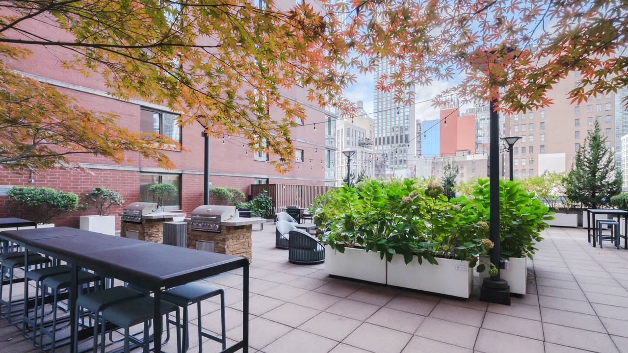 Hudson Crossing - Photo 4 of 50