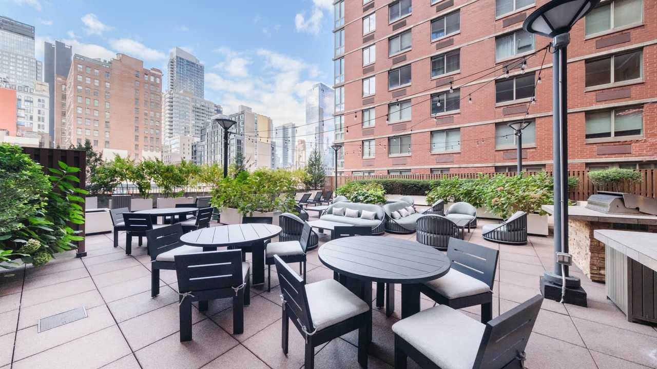 Hudson Crossing - Photo 5 of 50