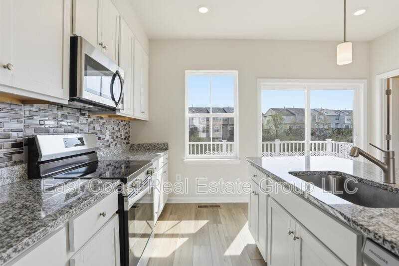 239 Cooperage Rd - Photo 6 of 38