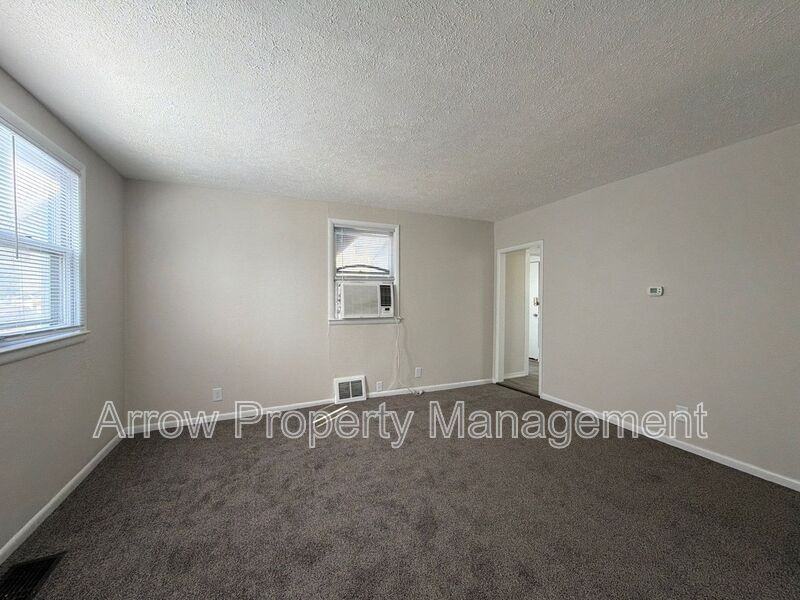 3424 S St #1 - Photo 5 of 14