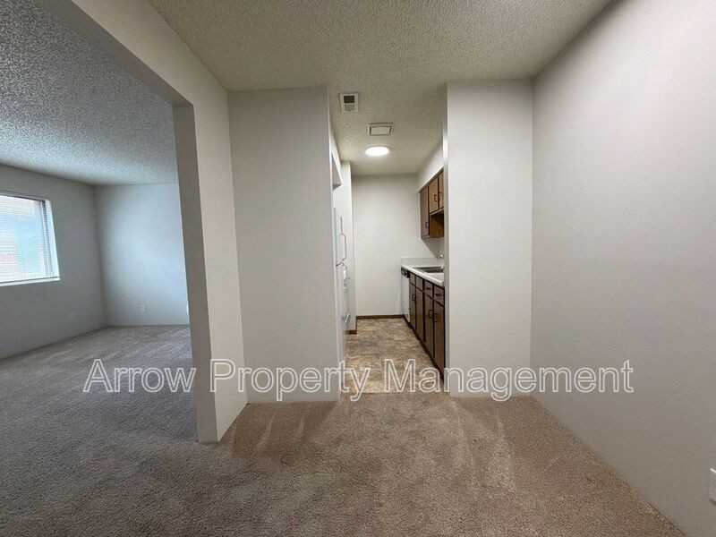 1431 D St - Photo 4 of 9