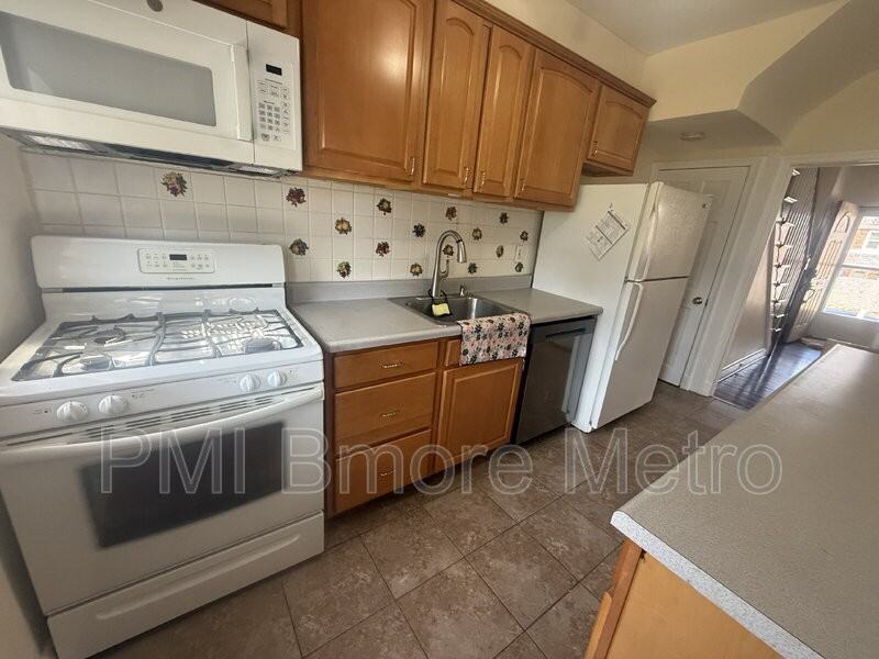 3609 Woodlea Ave - Photo 6 of 19