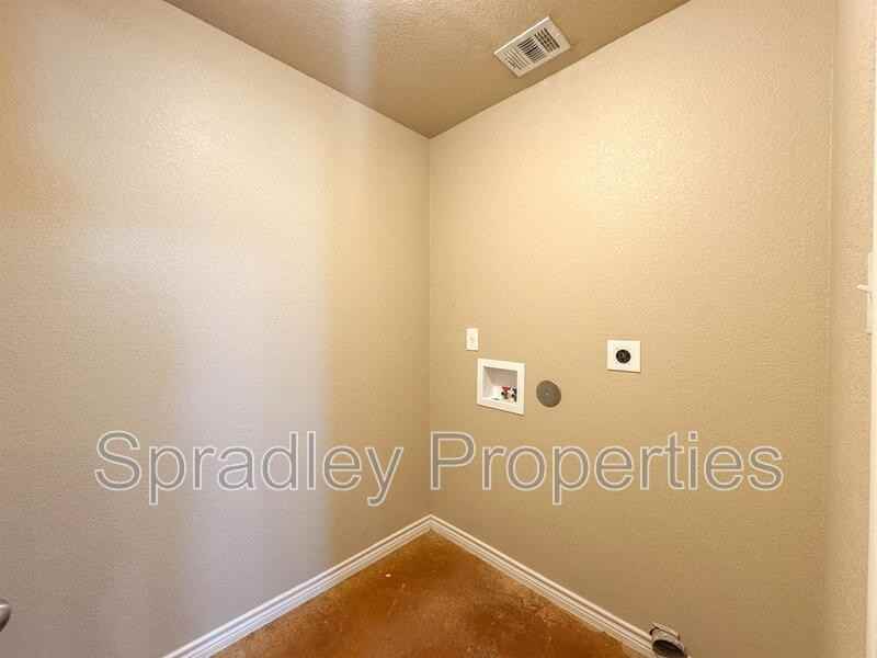 1539 Chance Ct - Photo 4 of 12