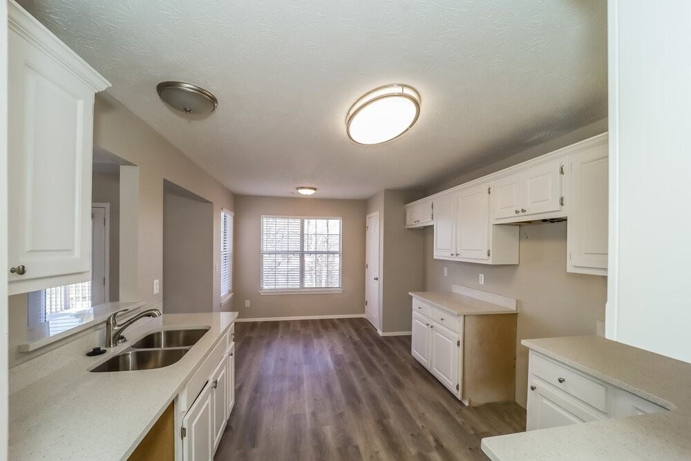 2710 Luke Dr - Photo 6 of 17